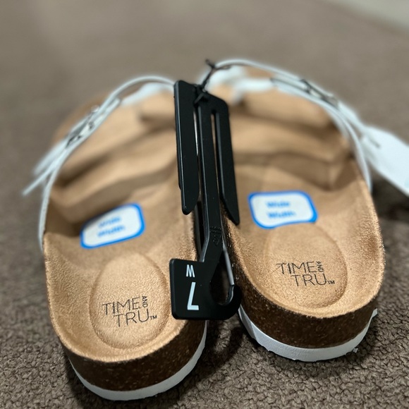 New Sandals - Picture 1 of 4